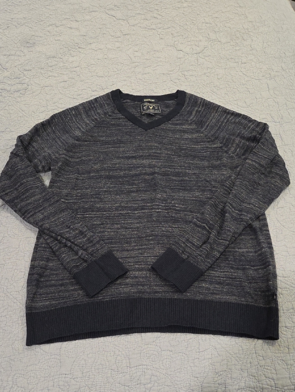 American Eagle Outfitters Men's V-Neck Heathered Blue Sweater Size L!
